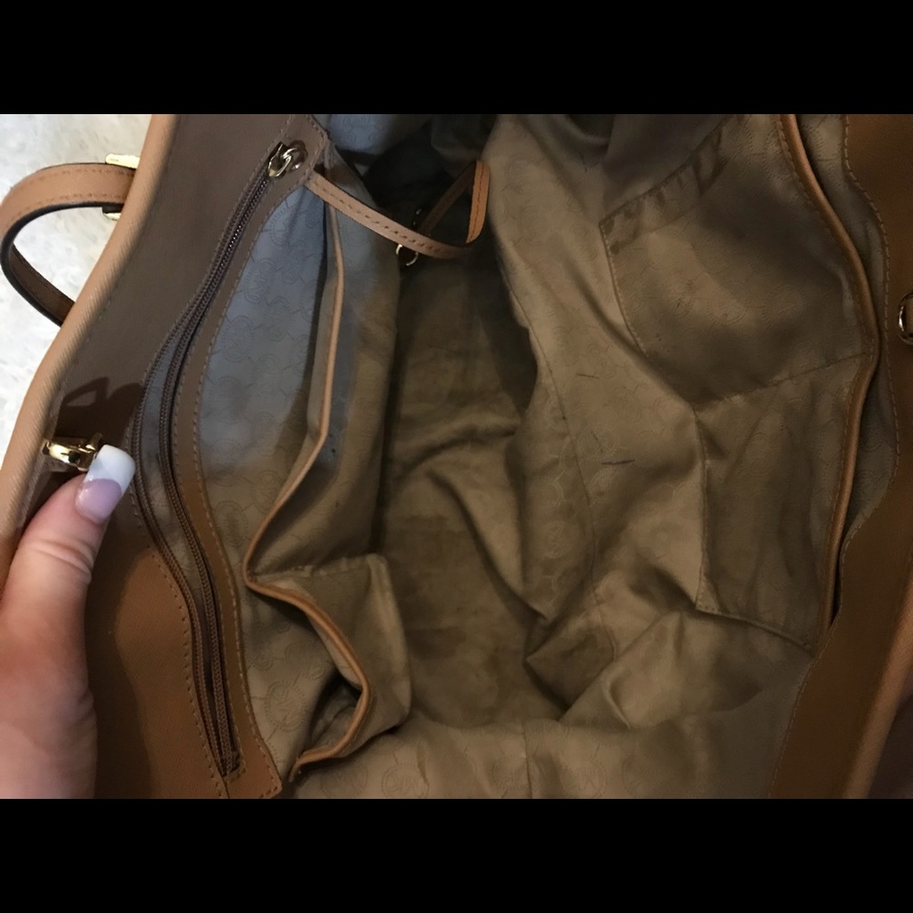 Authentic Michael Kors black & tan purse - Picture 4 of 8